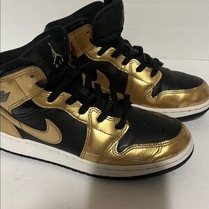 Nike Black and Gold Sneakers